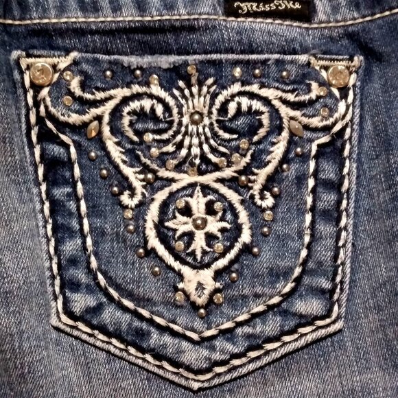 Miss Me Women Dark Wash Low Rise Capris 30 Y2Kcore Casual Comfy Distressed Jean - Picture 12 of 16